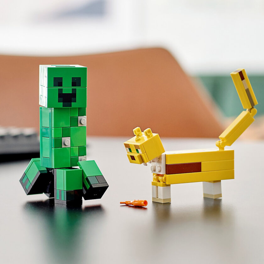 Lego-Minecraft BigFig Creeper and Ocelot 184 Pieces