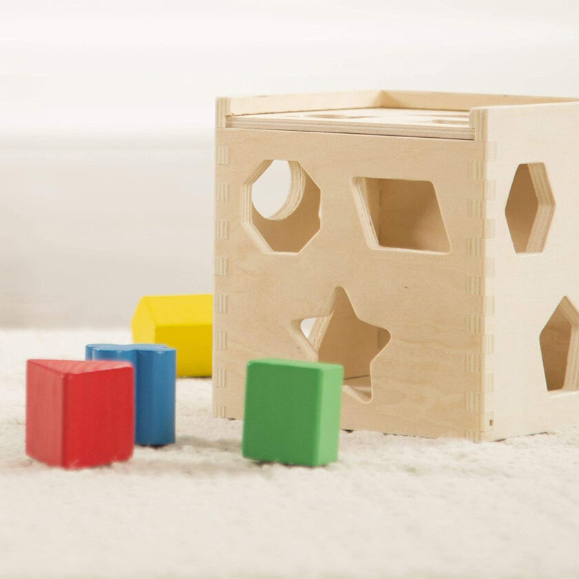 Melissa & Doug - Wooden Cube With Geometrick Figure Classic Toys