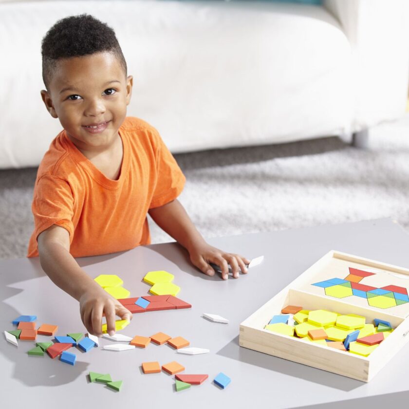Melissa & Doug-Classic Toy Pattern Blocks and Boards