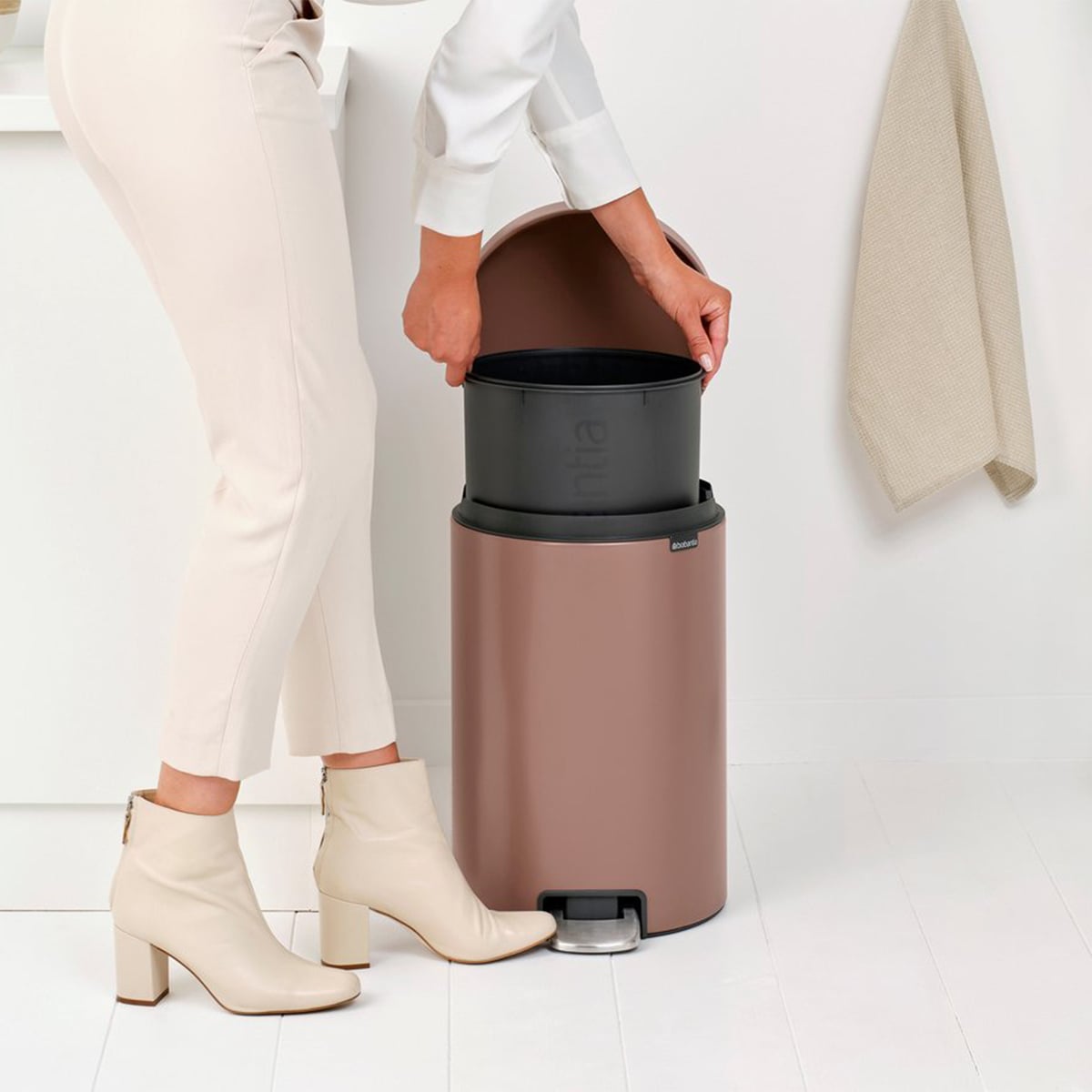 ნაგვის ურნა 12 ლ Newicon Brabantia - Image 4