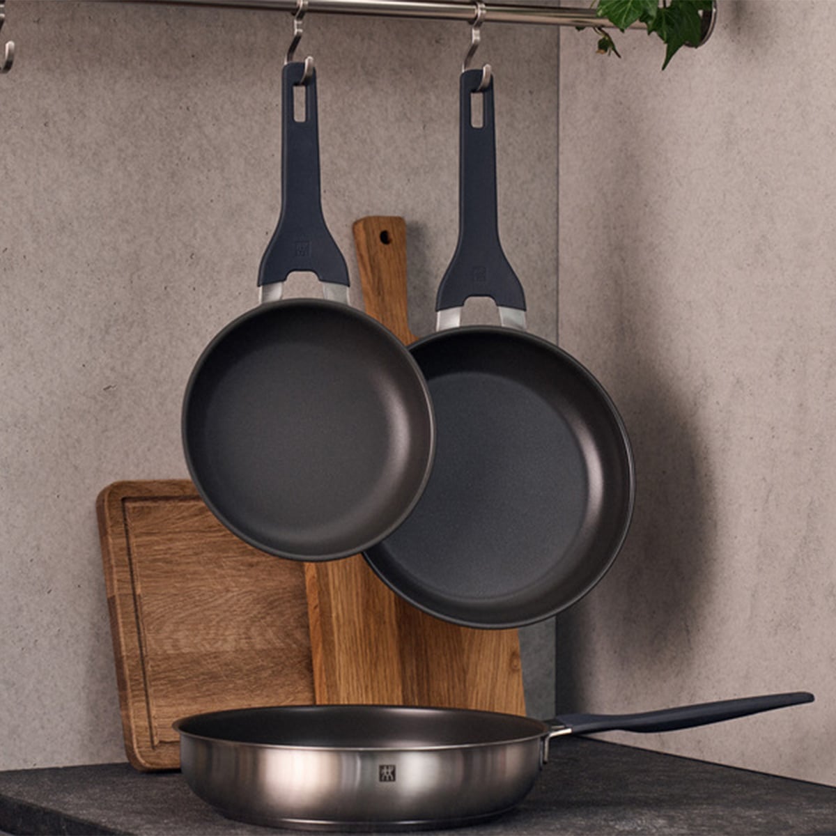 Zwilling Simplify Pan With Silicone Handle 24 CM - Image 5