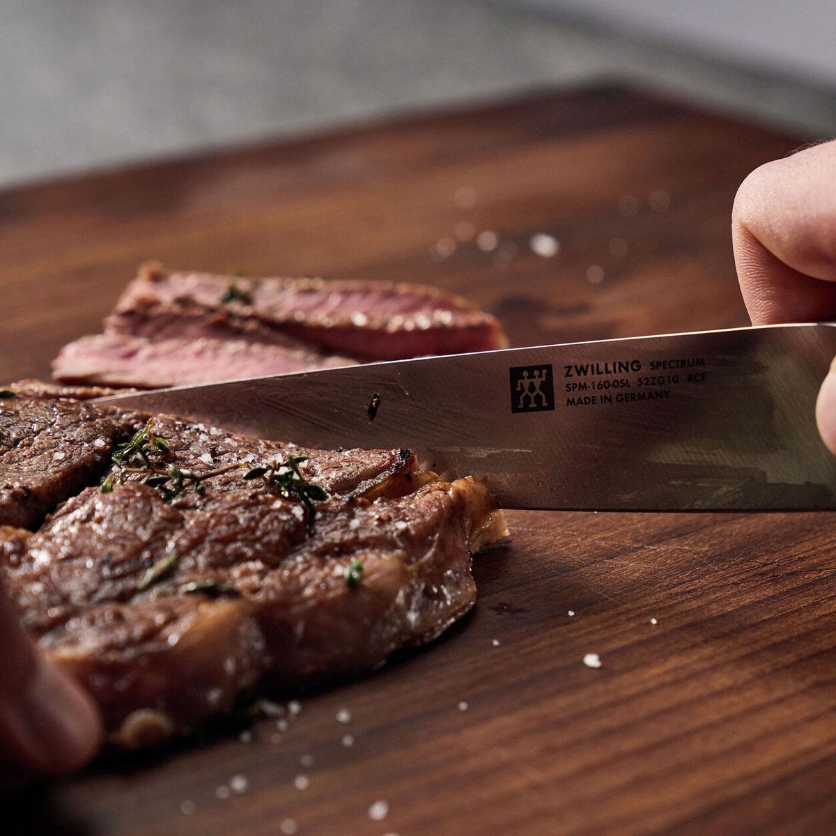 Zwilling Spectrum Carving Knife 16 CM - Image 4