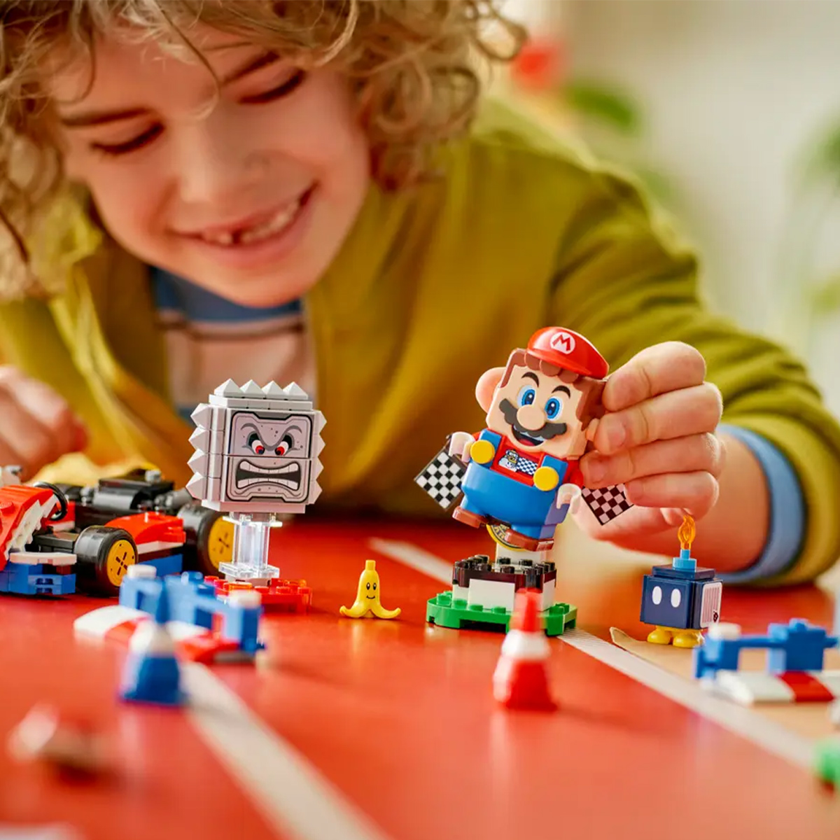 72043 Lego-Mario Kart™ – Interactive LEGO® Mario™ & Standard Kart