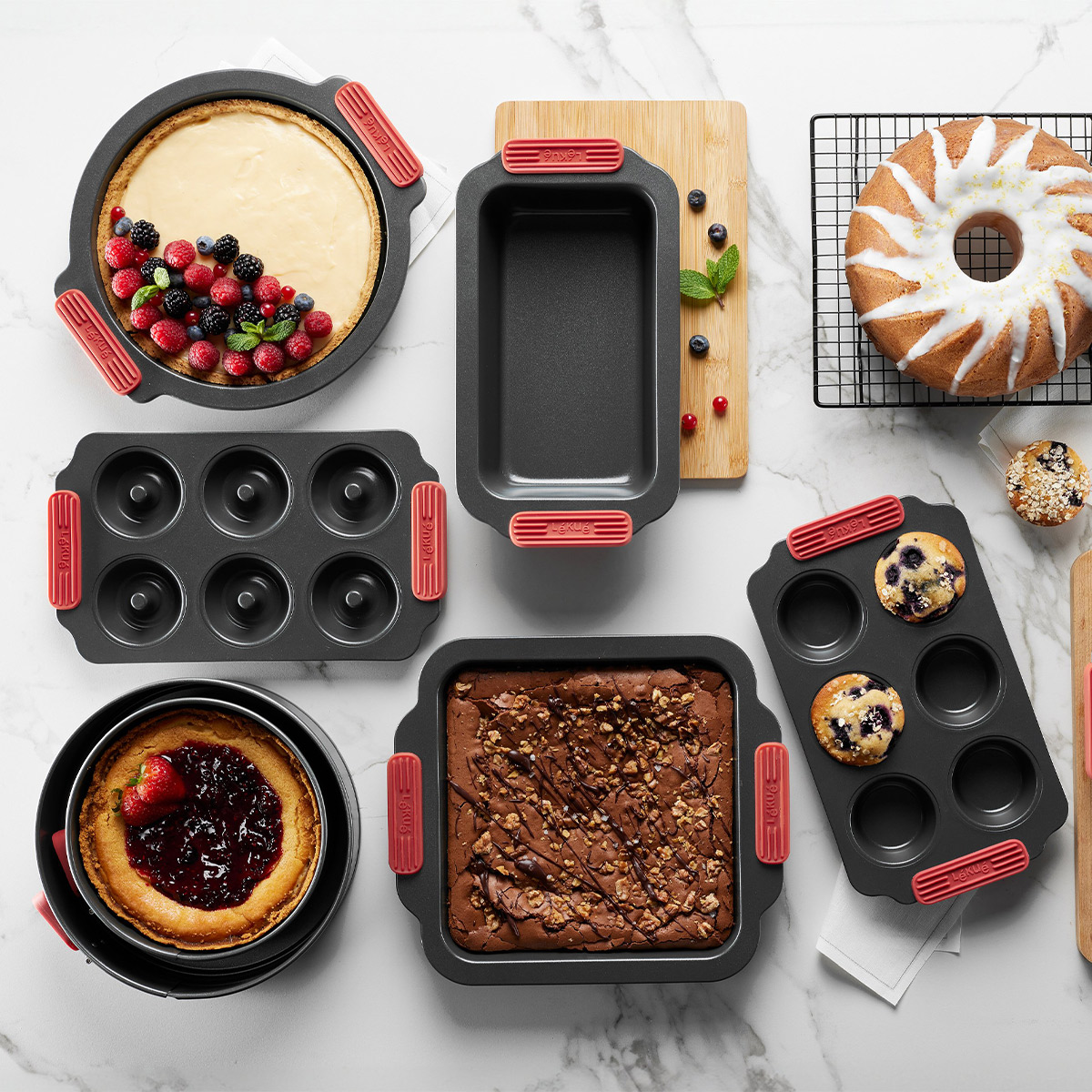 Lekue Non-Stick Round Cake Mould 26.5x29.5 CM - Image 5
