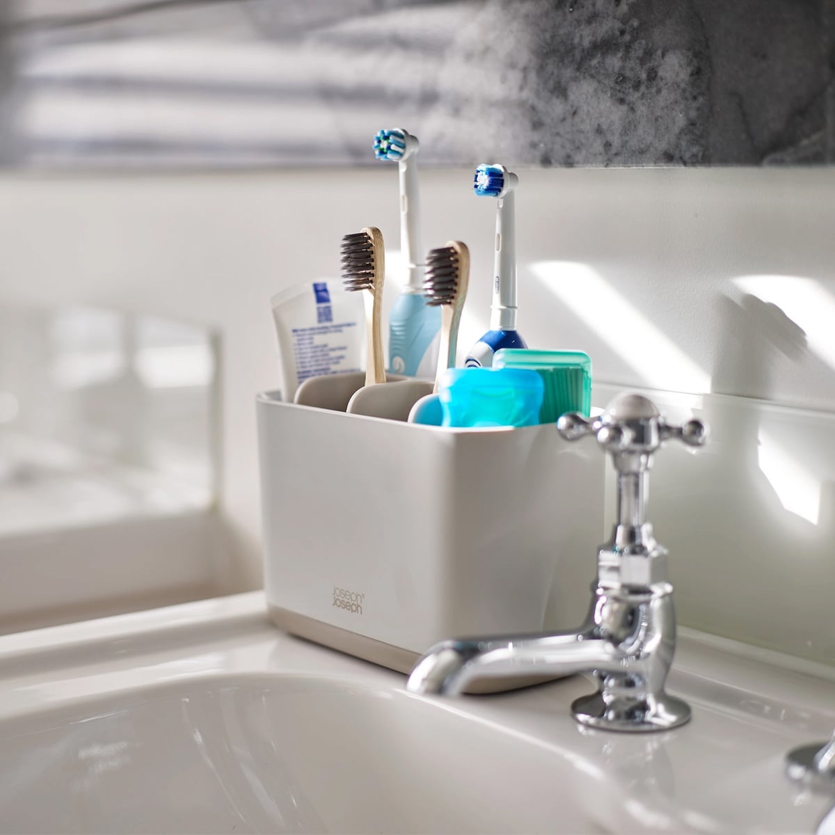 Joseph joseph Easystore Toothbrush Organizer x x