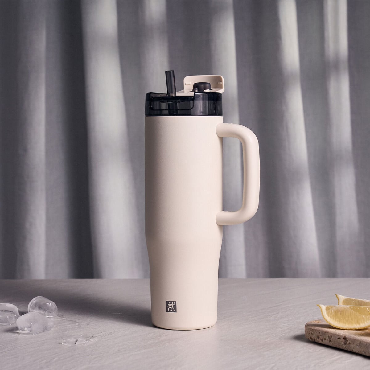 Zwilling Thermo Plus Thermos Mug With Straw 900 ML - Image 8