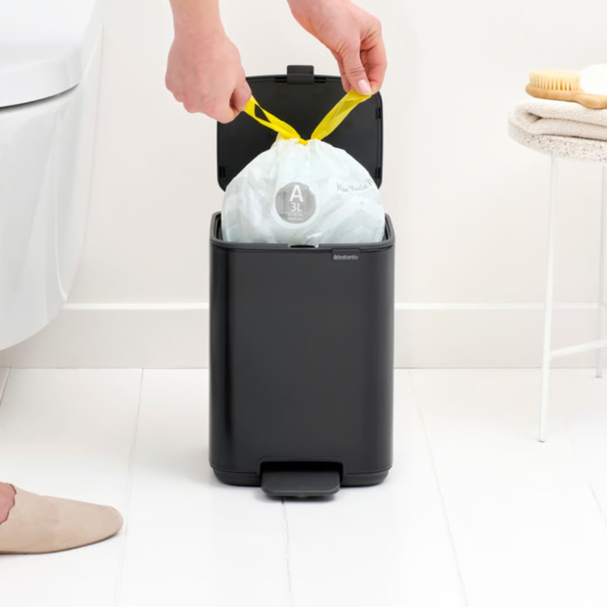 Brabantia Bo Pedal Bin 4 L - Image 5