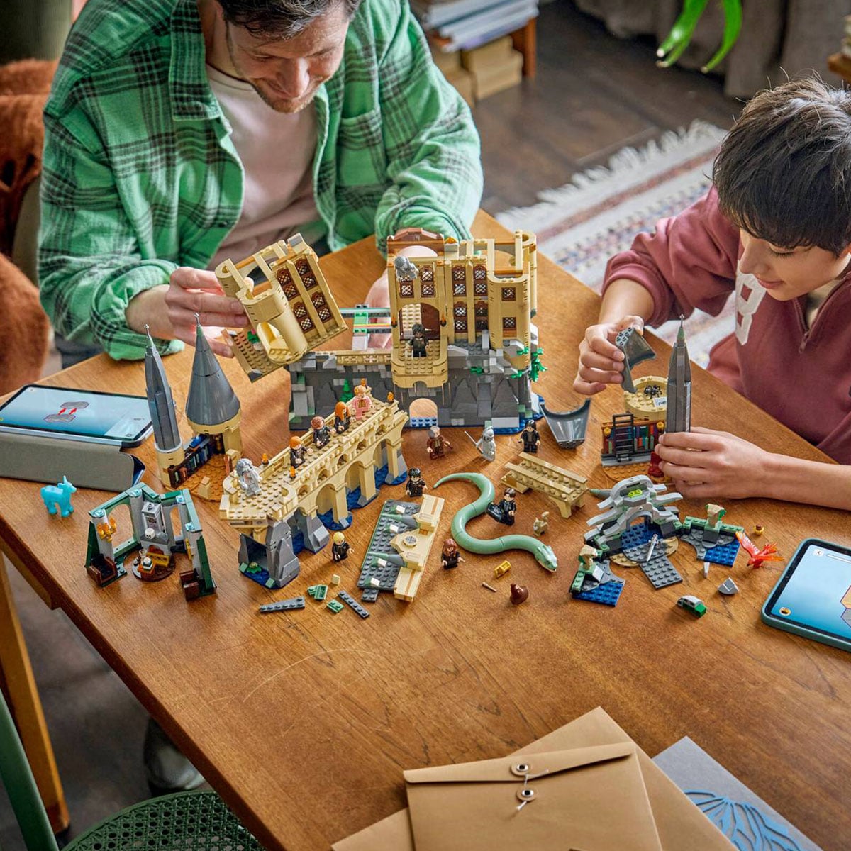 კუბიკების ნაკრები 2164 ნაწილი Hogwarts™ Castle: East Wing Harry Potter™ Lego 76473 - Image 7