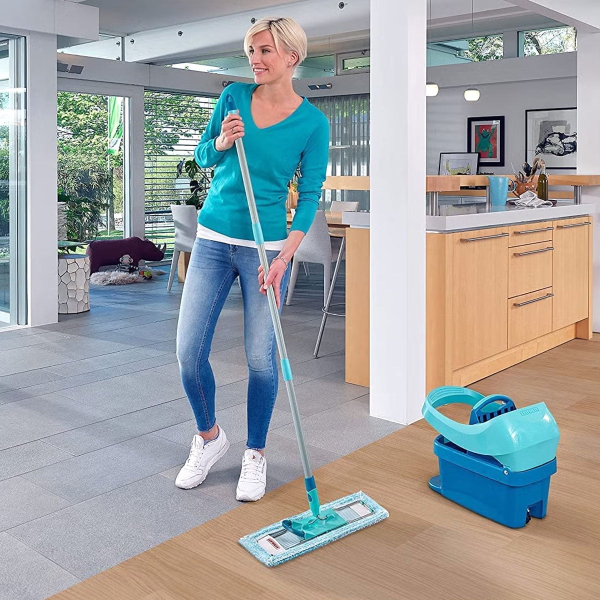 Leifheit Floor Brush With Foldable Handle 140 CM - Image 4