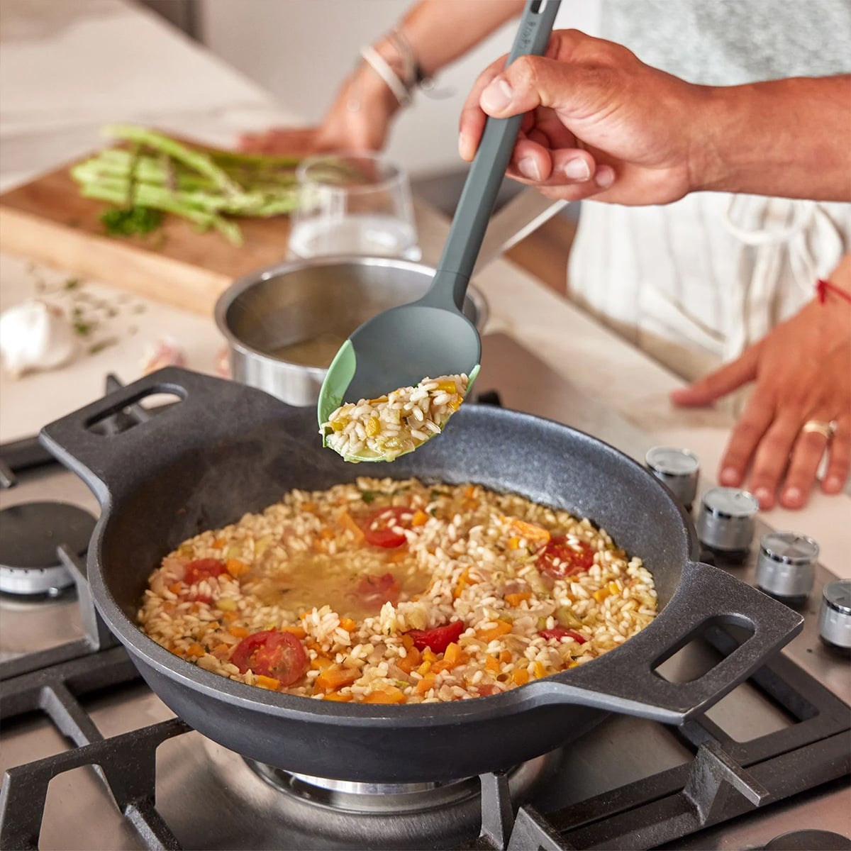 Lekue Set of 5 Non-Scratch Cooking Utensils - Image 8