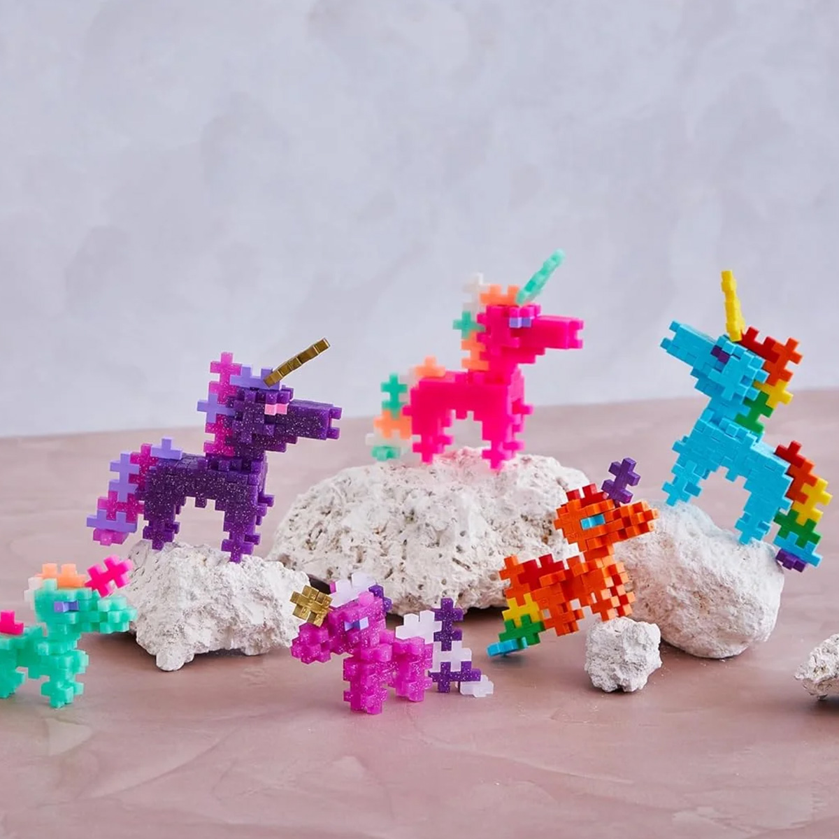 ნაკრები წვრილი კუბიკების 100 ნაწილით Glitter Unicorns Plus-Plus - Image 4